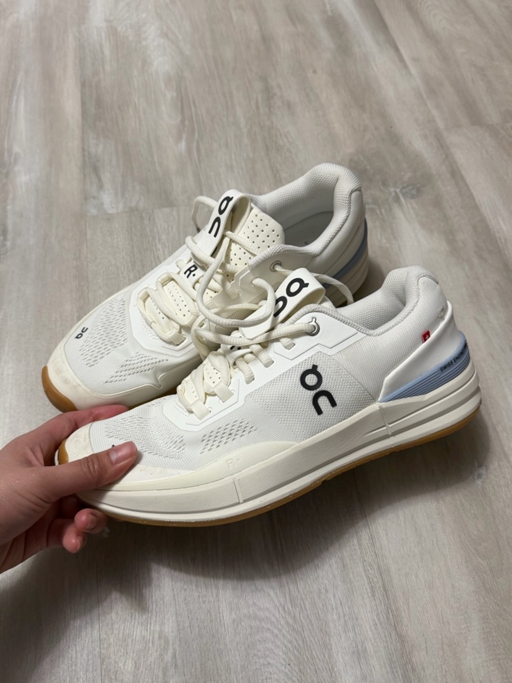 ON CLOUD SNEAKERS